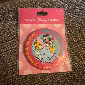 Tokyo Disneyland Dumbo tin badge